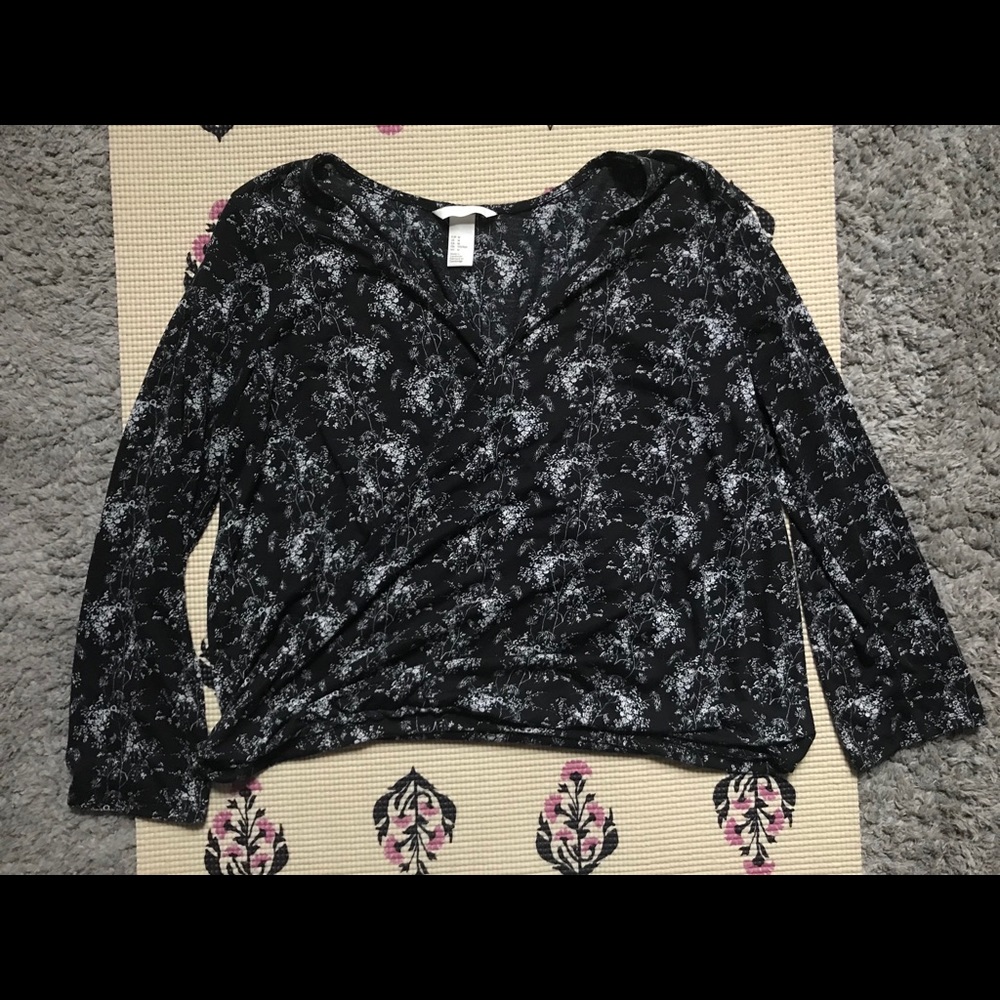• H&M Flowy Top •